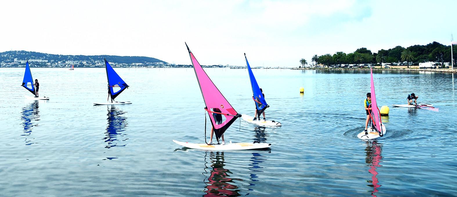 STAGE NAUTIQUE : PLANCHE À VOILE JUNIOR