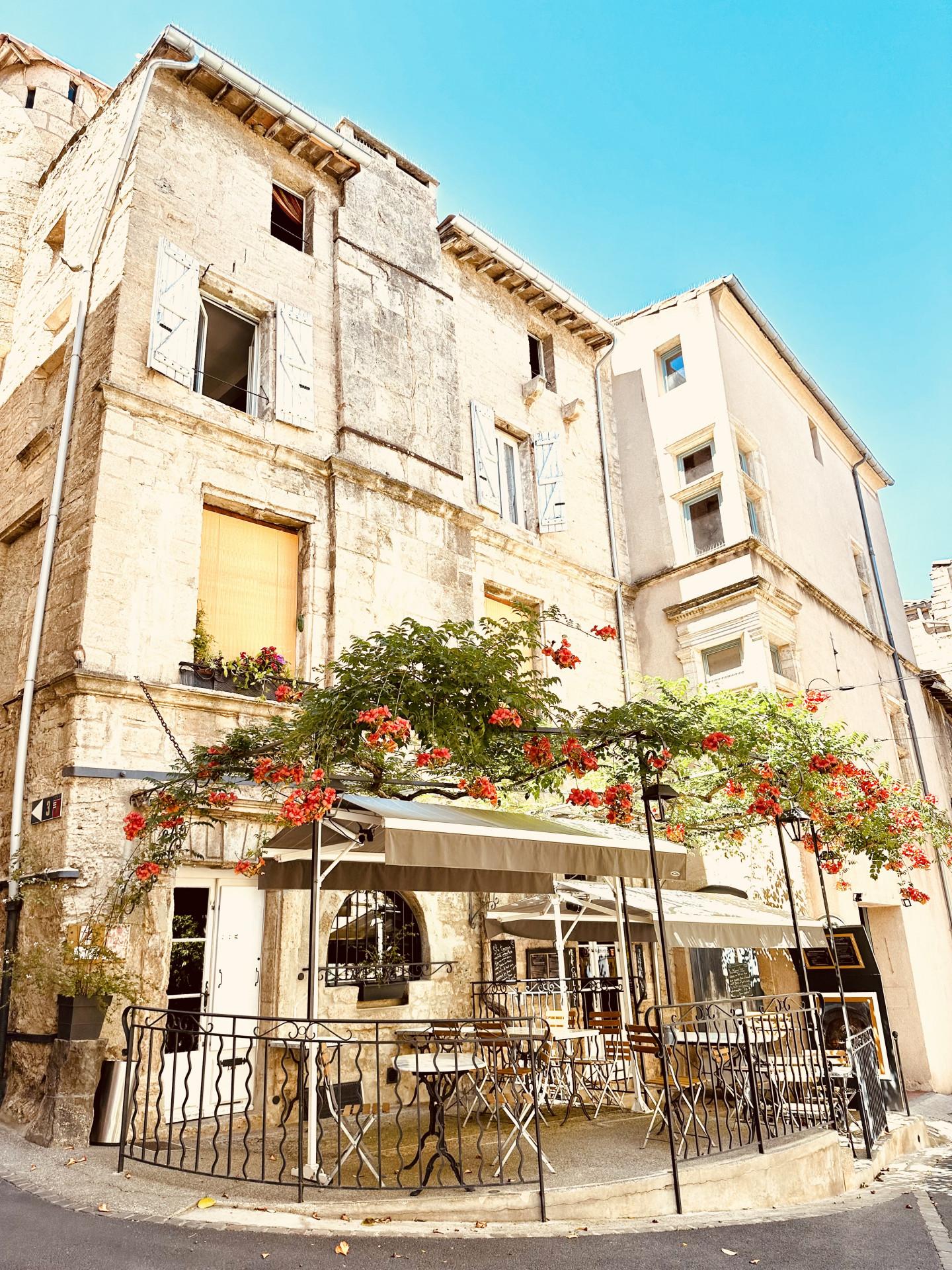 EXCURSION EN MINI-BUS AVEC O'THAUBUS : PÉZENAS